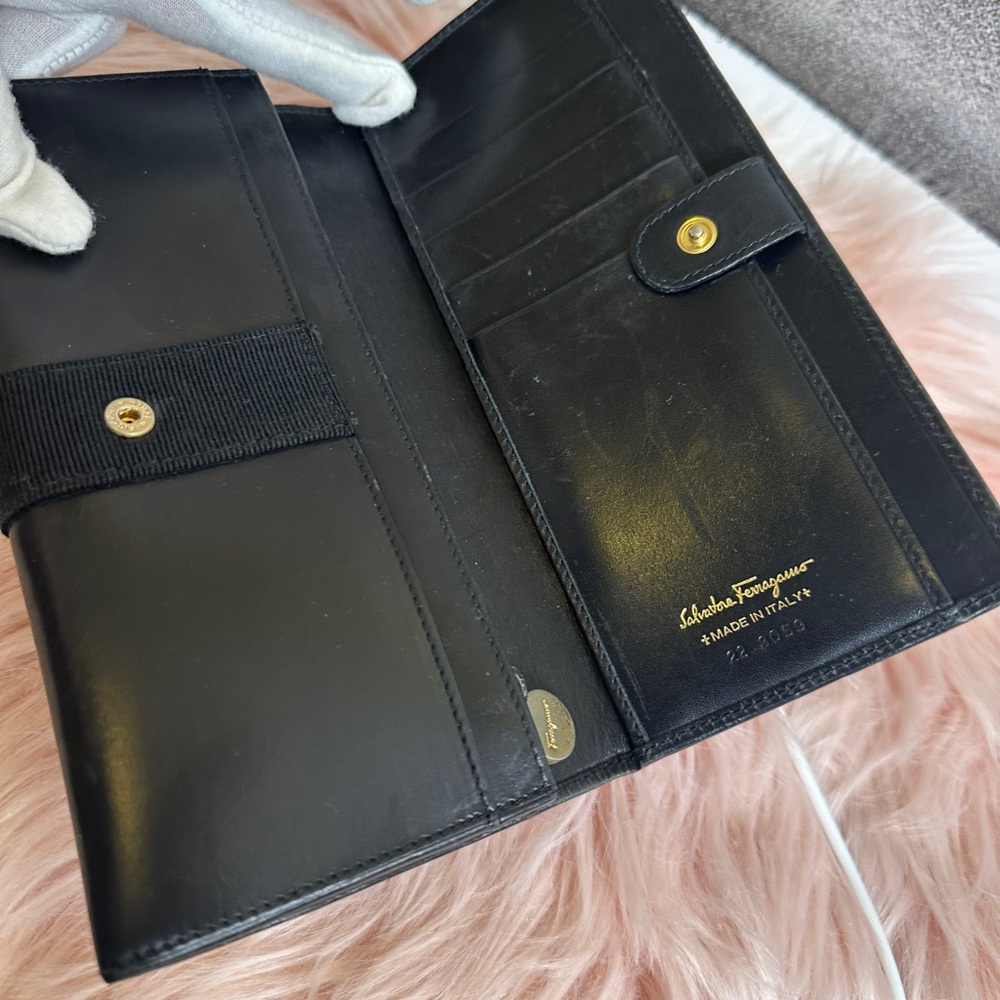 Salvatore Ferragamo Wallet - Picture 6 of 11